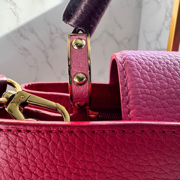 Beautiful Like New Louis Vuitton Capucines bag - Picture 3 of 16